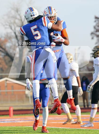 Thumbnail 2 in Oak Lawn Richards @ East St. Louis  (IHSA 6A Quarterfinal) photogallery.