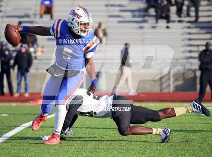 Thumbnail 3 in Oak Lawn Richards @ East St. Louis  (IHSA 6A Quarterfinal) photogallery.