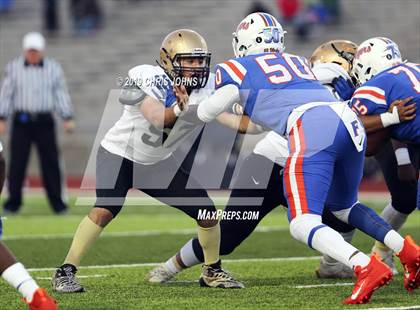 Thumbnail 3 in Oak Lawn Richards @ East St. Louis  (IHSA 6A Quarterfinal) photogallery.