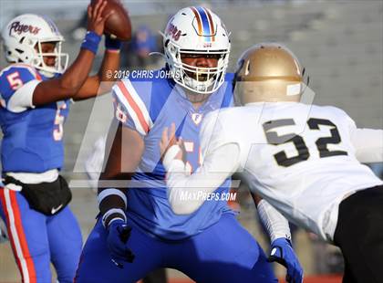 Thumbnail 3 in Oak Lawn Richards @ East St. Louis  (IHSA 6A Quarterfinal) photogallery.