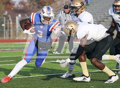 Thumbnail 3 in Oak Lawn Richards @ East St. Louis  (IHSA 6A Quarterfinal) photogallery.
