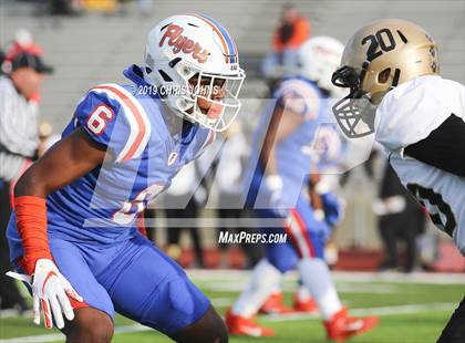 Thumbnail 3 in Oak Lawn Richards @ East St. Louis  (IHSA 6A Quarterfinal) photogallery.