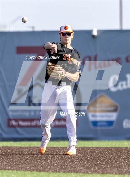 Thumbnail 2 in Greenfield vs Lincolnwood (GCS) photogallery.