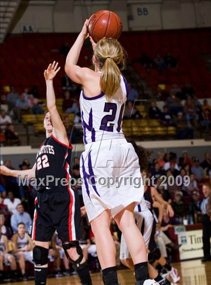 Thumbnail 3 in Canyon vs Wichita Falls (Fantasy of Lights D1 Championship) photogallery.