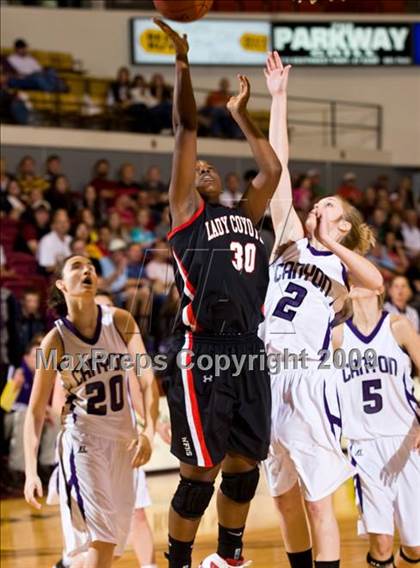 Thumbnail 1 in Canyon vs Wichita Falls (Fantasy of Lights D1 Championship) photogallery.