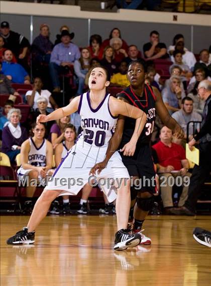 Thumbnail 1 in Canyon vs Wichita Falls (Fantasy of Lights D1 Championship) photogallery.