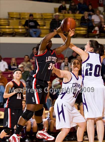 Thumbnail 1 in Canyon vs Wichita Falls (Fantasy of Lights D1 Championship) photogallery.