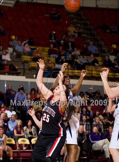 Thumbnail 2 in Canyon vs Wichita Falls (Fantasy of Lights D1 Championship) photogallery.