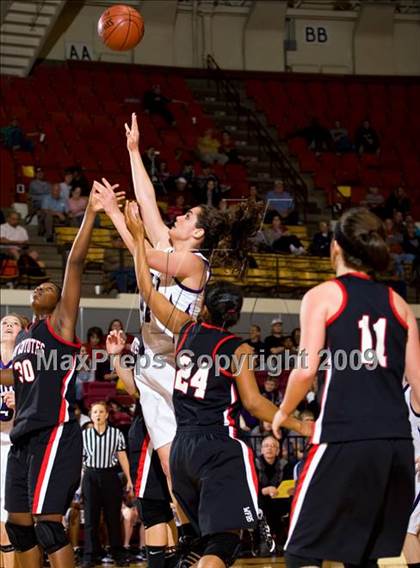 Thumbnail 1 in Canyon vs Wichita Falls (Fantasy of Lights D1 Championship) photogallery.