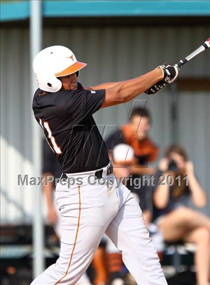 Thumbnail 3 in Dobie @ Pasadena Memorial photogallery.