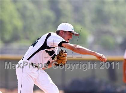 Thumbnail 2 in Dobie @ Pasadena Memorial photogallery.