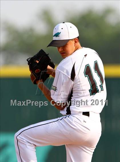 Thumbnail 2 in Dobie @ Pasadena Memorial photogallery.
