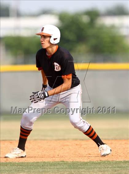 Thumbnail 2 in Dobie @ Pasadena Memorial photogallery.