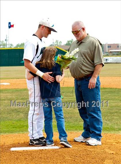 Thumbnail 1 in Dobie @ Pasadena Memorial photogallery.