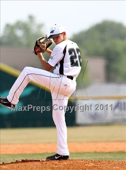 Thumbnail 3 in Dobie @ Pasadena Memorial photogallery.
