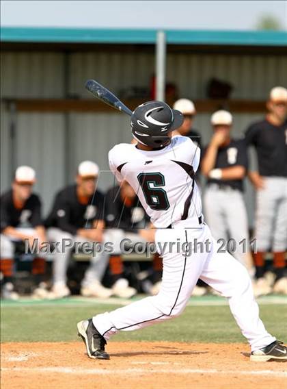 Thumbnail 3 in Dobie @ Pasadena Memorial photogallery.