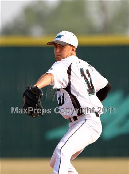 Thumbnail 3 in Dobie @ Pasadena Memorial photogallery.