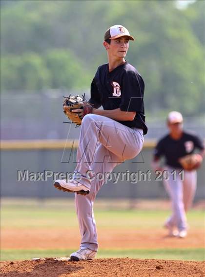 Thumbnail 1 in Dobie @ Pasadena Memorial photogallery.