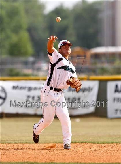 Thumbnail 2 in Dobie @ Pasadena Memorial photogallery.