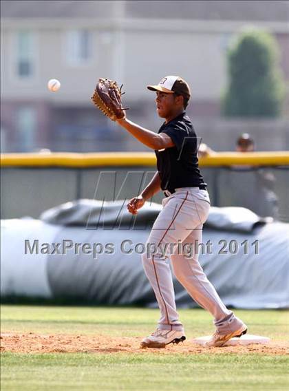 Thumbnail 2 in Dobie @ Pasadena Memorial photogallery.