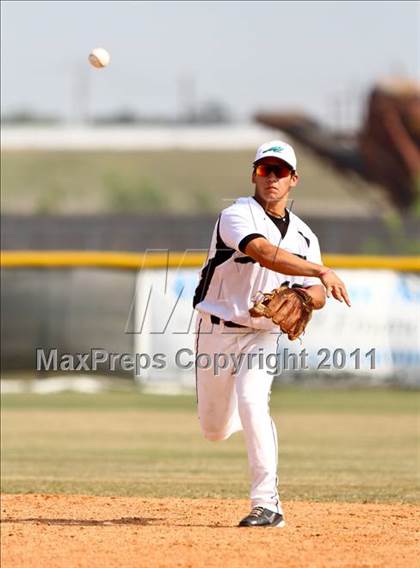 Thumbnail 1 in Dobie @ Pasadena Memorial photogallery.