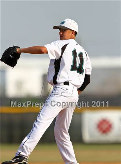 Thumbnail 1 in Dobie @ Pasadena Memorial photogallery.