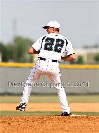 Thumbnail 2 in Dobie @ Pasadena Memorial photogallery.