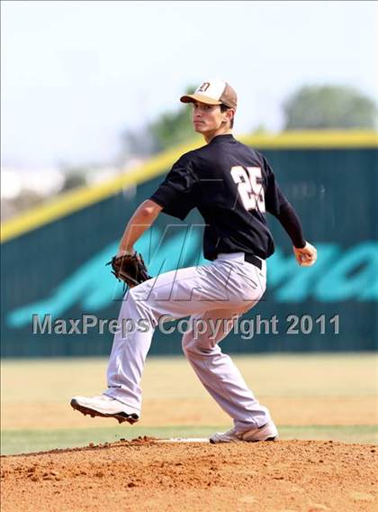 Thumbnail 2 in Dobie @ Pasadena Memorial photogallery.