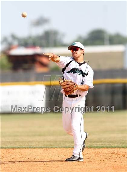 Thumbnail 1 in Dobie @ Pasadena Memorial photogallery.