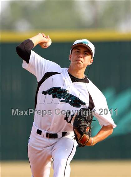 Thumbnail 1 in Dobie @ Pasadena Memorial photogallery.
