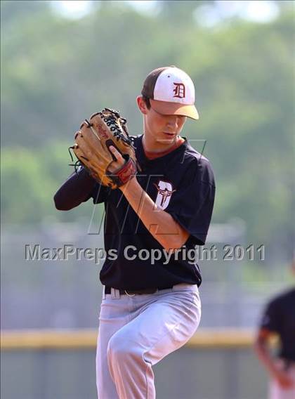 Thumbnail 3 in Dobie @ Pasadena Memorial photogallery.