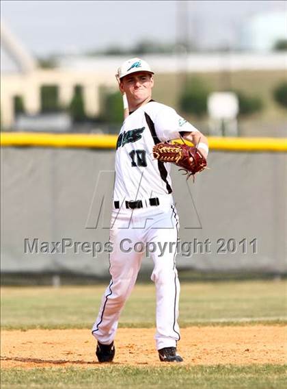 Thumbnail 3 in Dobie @ Pasadena Memorial photogallery.