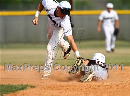 Thumbnail 3 in Dobie @ Pasadena Memorial photogallery.