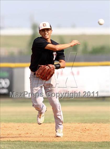 Thumbnail 2 in Dobie @ Pasadena Memorial photogallery.