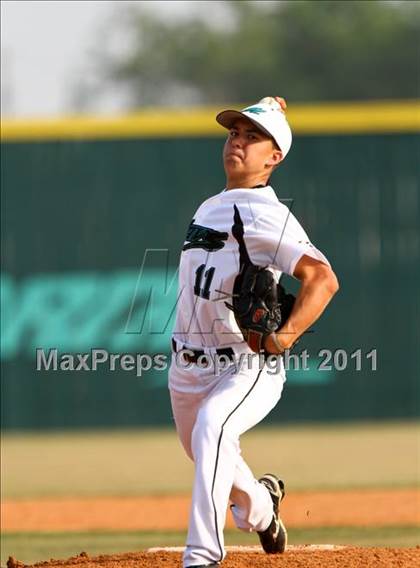 Thumbnail 2 in Dobie @ Pasadena Memorial photogallery.