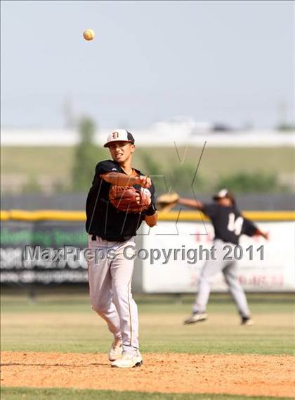 Thumbnail 3 in Dobie @ Pasadena Memorial photogallery.