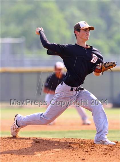 Thumbnail 2 in Dobie @ Pasadena Memorial photogallery.