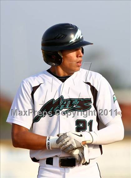 Thumbnail 3 in Dobie @ Pasadena Memorial photogallery.