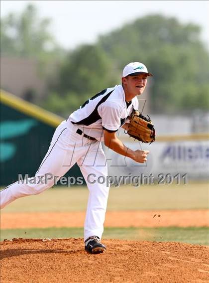 Thumbnail 2 in Dobie @ Pasadena Memorial photogallery.