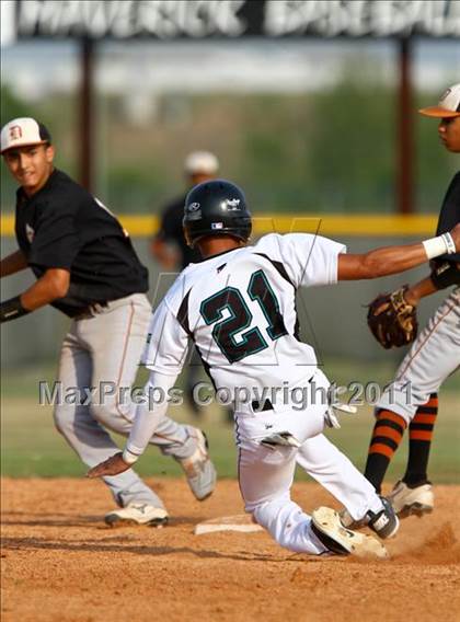 Thumbnail 3 in Dobie @ Pasadena Memorial photogallery.