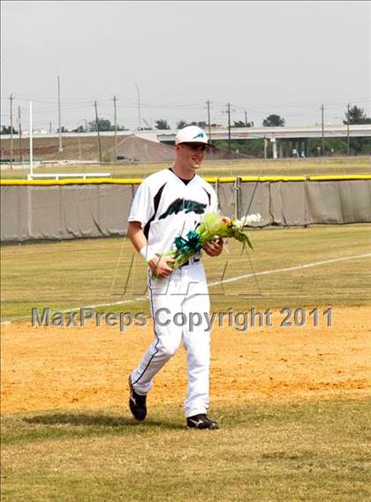 Thumbnail 3 in Dobie @ Pasadena Memorial photogallery.