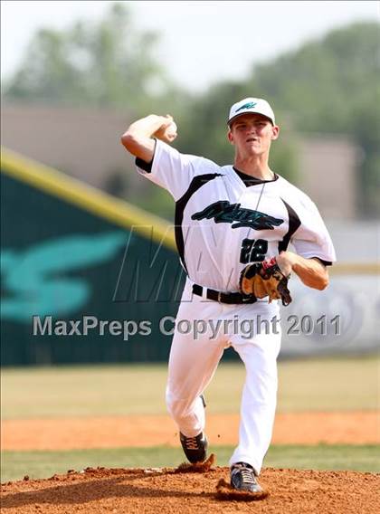 Thumbnail 3 in Dobie @ Pasadena Memorial photogallery.