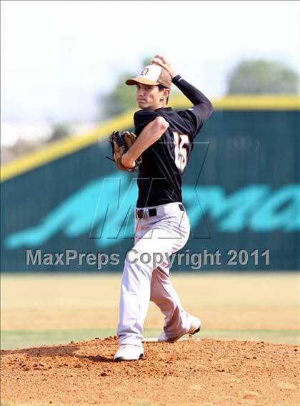 Thumbnail 1 in Dobie @ Pasadena Memorial photogallery.