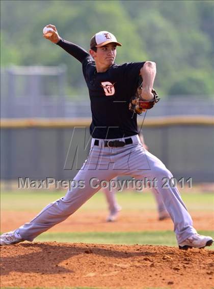 Thumbnail 1 in Dobie @ Pasadena Memorial photogallery.