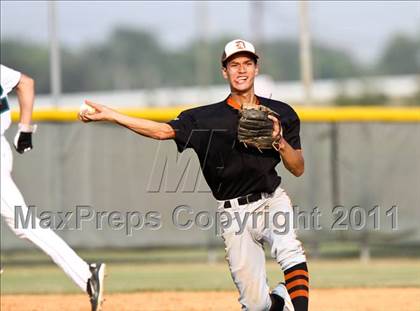 Thumbnail 3 in Dobie @ Pasadena Memorial photogallery.