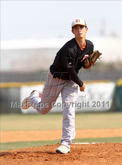 Thumbnail 3 in Dobie @ Pasadena Memorial photogallery.
