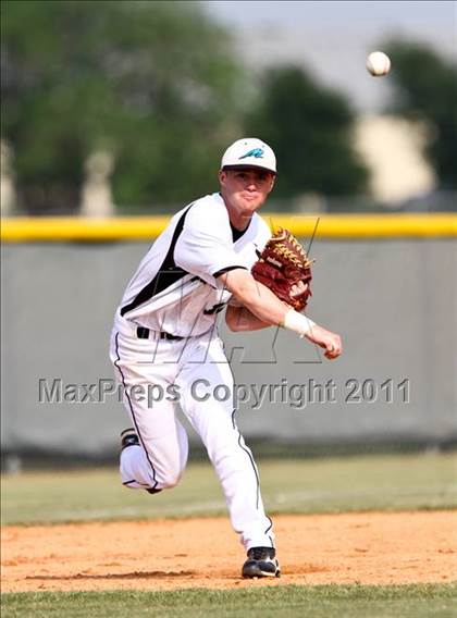 Thumbnail 2 in Dobie @ Pasadena Memorial photogallery.