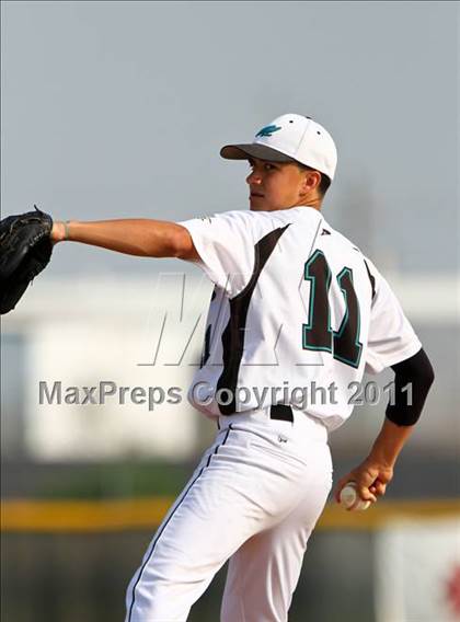 Thumbnail 2 in Dobie @ Pasadena Memorial photogallery.