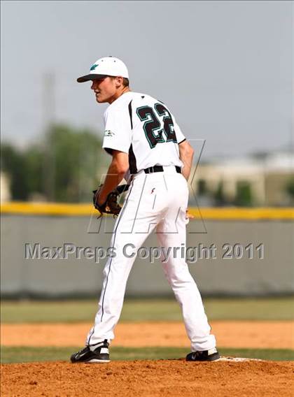 Thumbnail 1 in Dobie @ Pasadena Memorial photogallery.