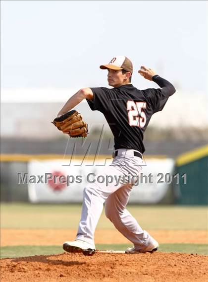 Thumbnail 2 in Dobie @ Pasadena Memorial photogallery.